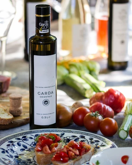 Light Lunch in Wine Resort: L’Aperitivo Creativo Vista Lago a Lazise 15